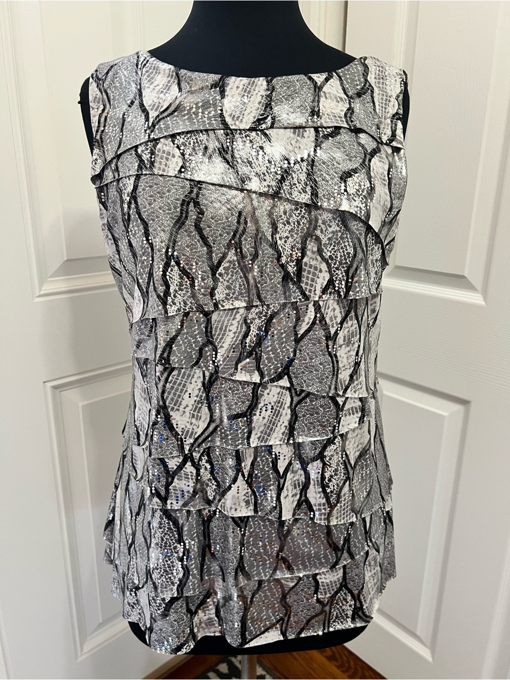 Roz & Ali Black, White & Gray Snake-Print Tiered Blouse